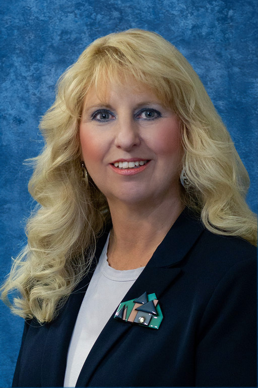Kim Stewart_New Professional Headshot of Kim Stewart of Partners Bank